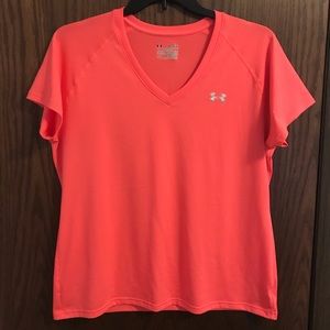 Under Armour womens shortsleeved tee size XL